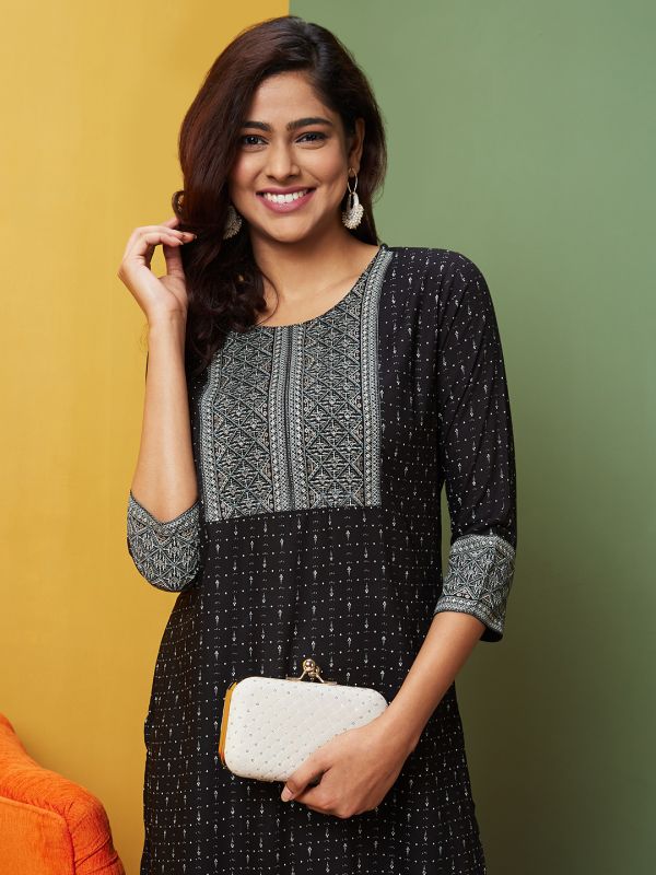 Globus Women Black Printed Round Neck Regular Kurta