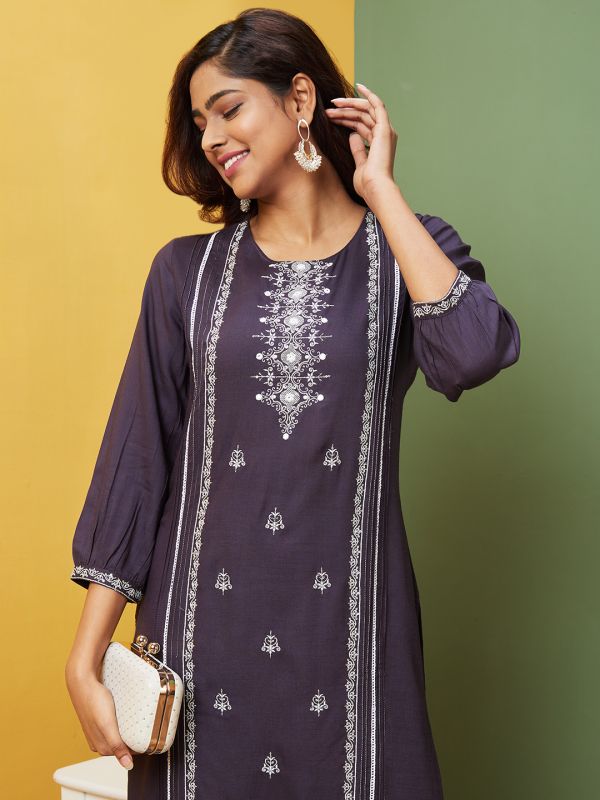 Globus Women Grey Embroidered Round Neck Regular Kurta