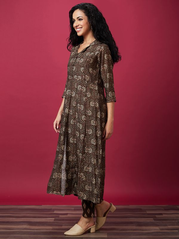 Globus Women Brown Floral Print Shirt Collar Straight Fusion Kurta Set With Pant