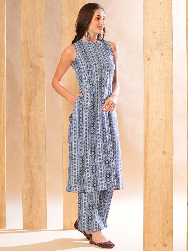 Globus Women Blue Mandarin Neck Allover Floral Printed A-Line Workwear Kurta With Straight Pants Set