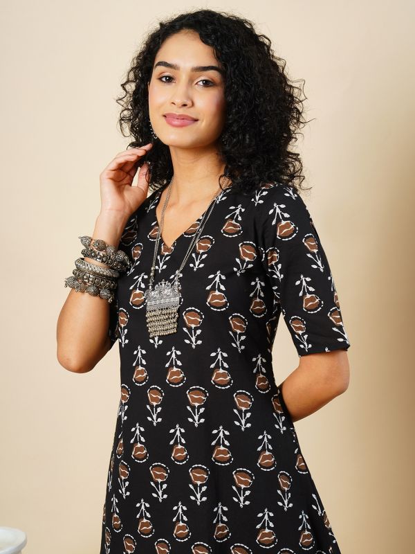 Globus Women Black V-Neck Floral Printed Asymmetric Hem Tunic & Partially Elasticated Harem Pants Fusion Co-Ord Set
