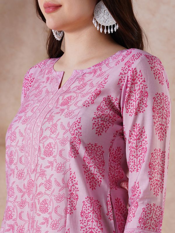 Globus Women Pink Round Neck Allover Floral Print High-Low Hem A-Line Kurta With Pants Festive Set