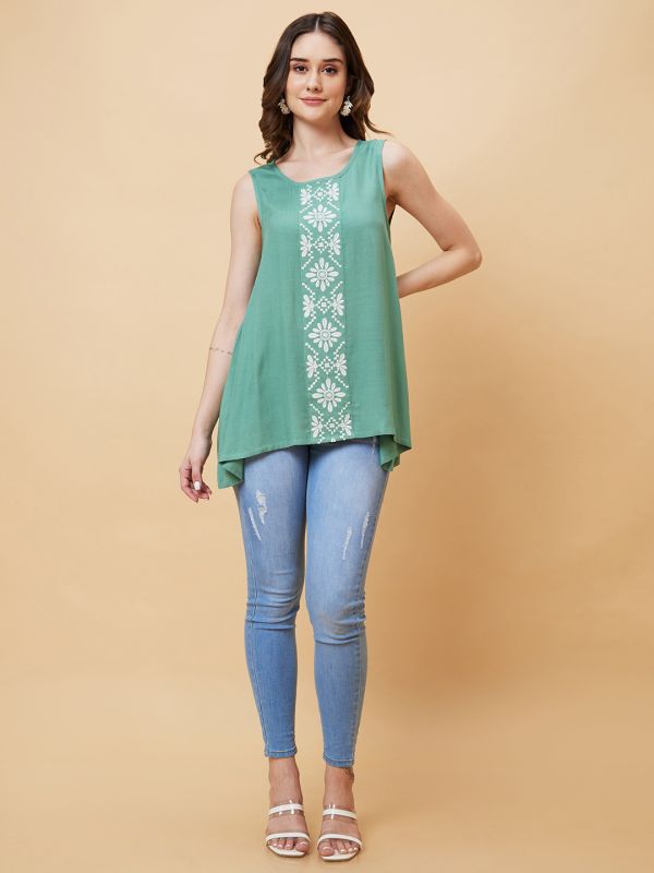 Globus Women Green Round Neck Floral Embroidered Sleeveless A-Line Tunic