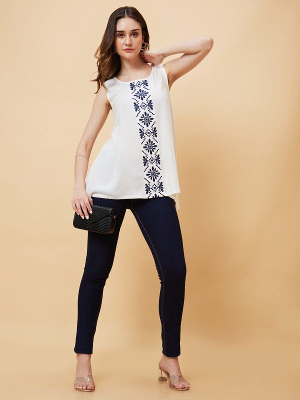 Globus Women Off White Round Neck Floral Embroidered Sleeveless A-Line Tunic