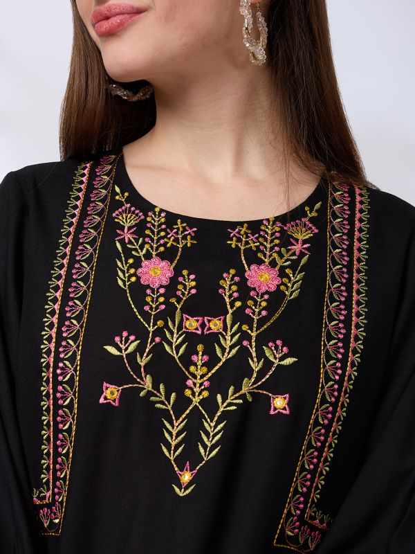 Globus Women Black Floral Embroidered Yoke Fusion Tunic