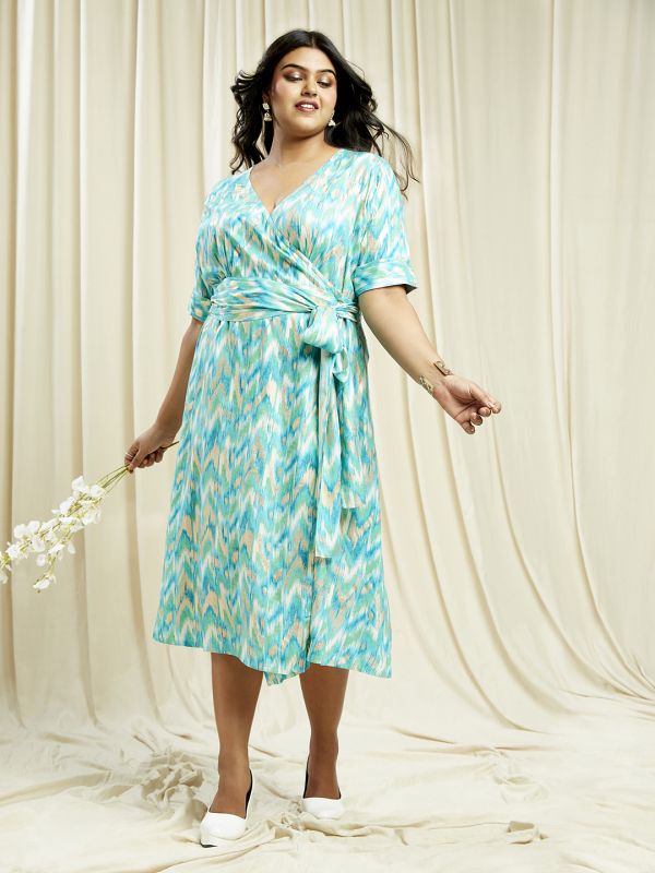 Globus Gloplus Women Blue Wrap V-Neck Chevron Print Plus Size A-Line Midi Dress With Belt