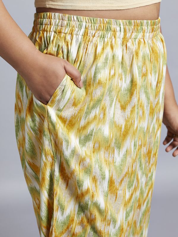 Globus Gloplus Women Yellow Mandarin Neck Chevron Print Zari Detail Straight Plus Size Kurta & Wide Leg Pants Workwear Set