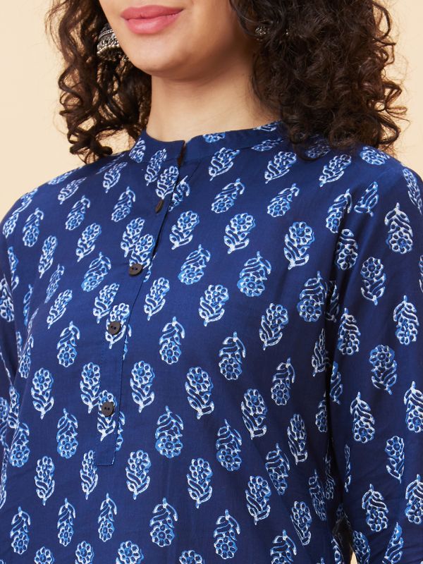 Globus Women Blue Printed Mandarin Collar Straight Kurta
