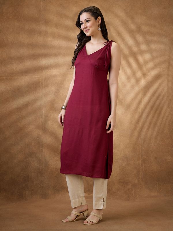 Globus Women Maroon Woven Design Tie-Up Neck A-Line Fusion Kurta