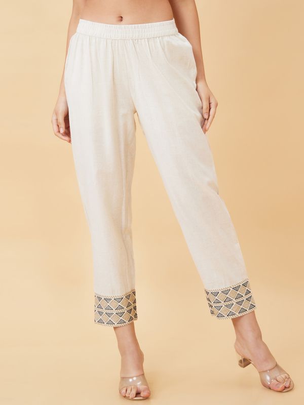 Globus Women Off White Solid Regular Fit Slip-On Trouser with Embroidered Hem