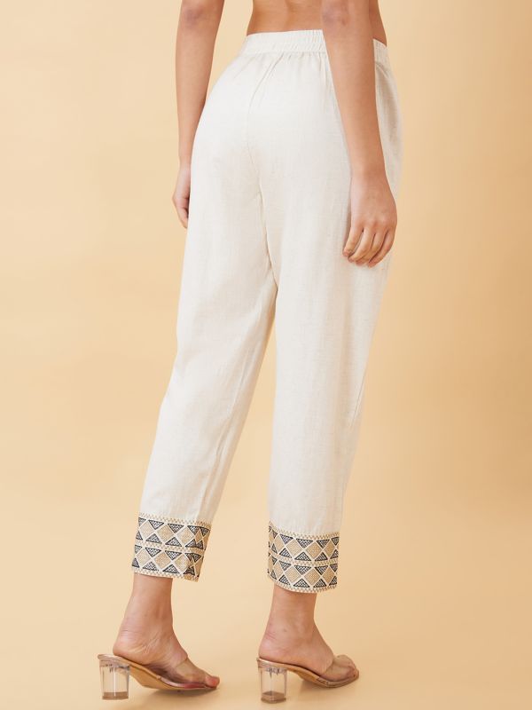 Globus Women Off White Solid Regular Fit Slip-On Trouser with Embroidered Hem