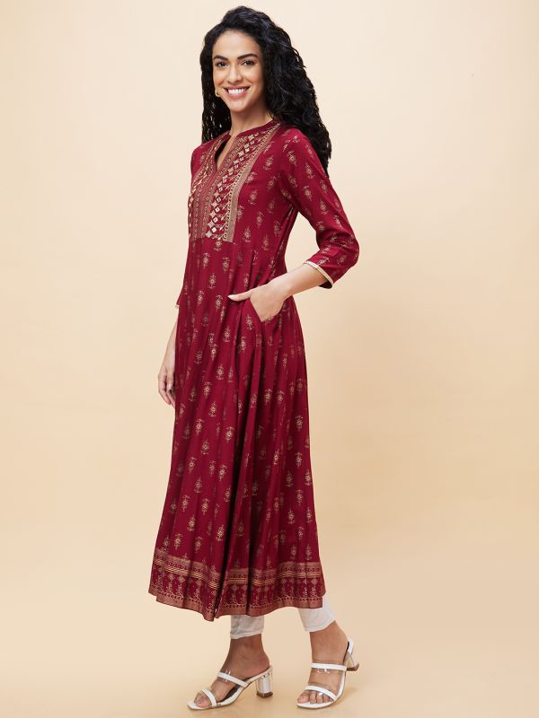 Globus Women Wine Ethnic Motifs Gold Print Mandarin Collar Anarkali Festive Kurta with Border Print