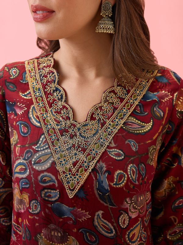 Globus Women Maroon Scalloped Embroidered V-Neck Gold Foil Paisley Print Chanderi Festive Kurta