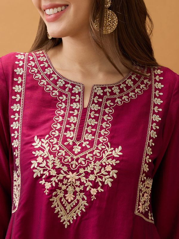 Globus Women Burgundy Floral Embroidered Yoke Detail Round Neck Panelled Anarkali Festive Kurta