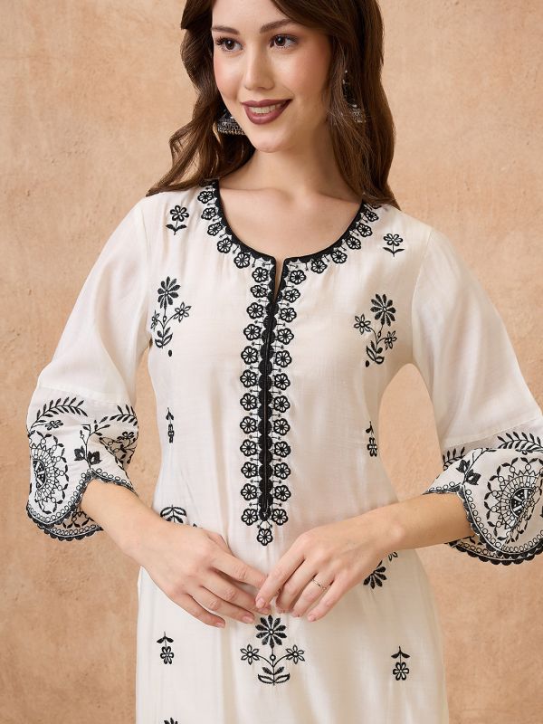 Globus Women Off-White Scalloped Hem Bell Sleeves Floral Embroidered Kurta & Straight Pant Festive Set