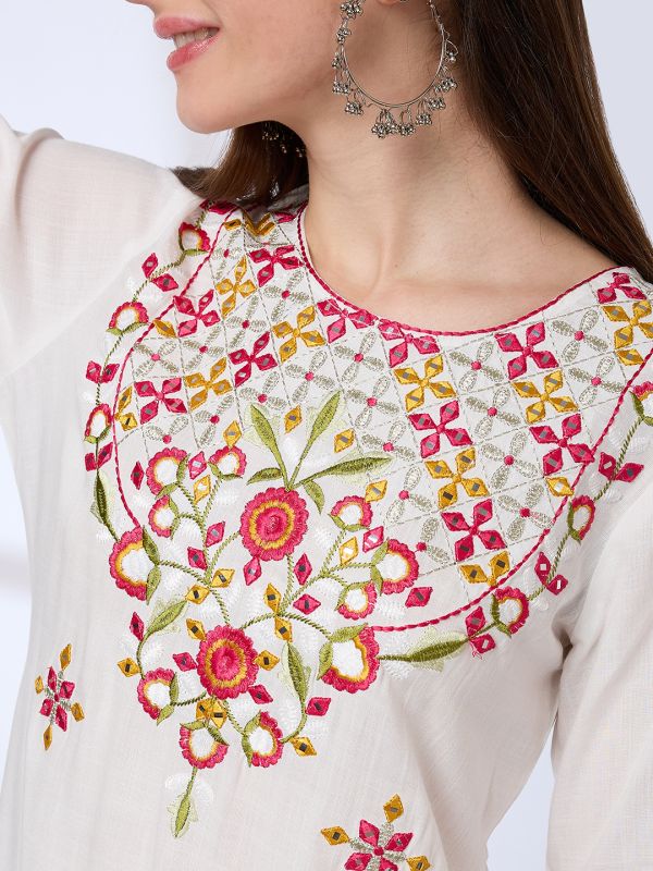 Globus Women Off White Floral Embroidered Yoke Straight Kurta With Pants & Tie-Dye Gotta Lace Dupatta Workwear Set