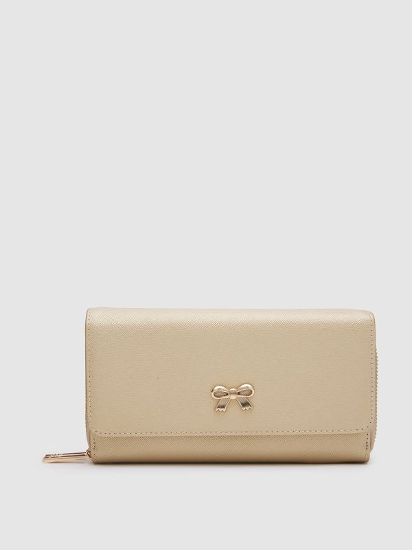 Globus Women Gold Solid Vegan Leather Envelope Wallet