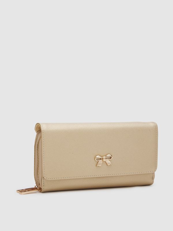 Globus Women Gold Solid Vegan Leather Envelope Wallet