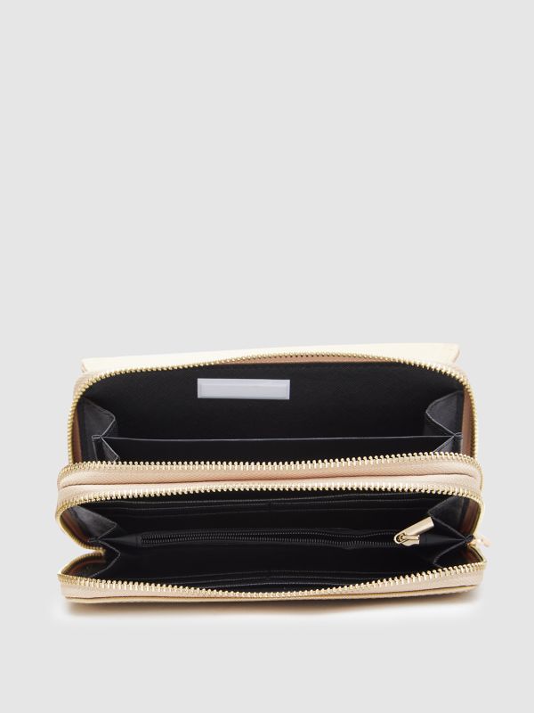 Globus Women Gold Solid Vegan Leather Envelope Wallet