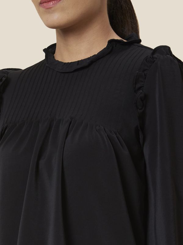 Globus Women Black Solid Polyester Top