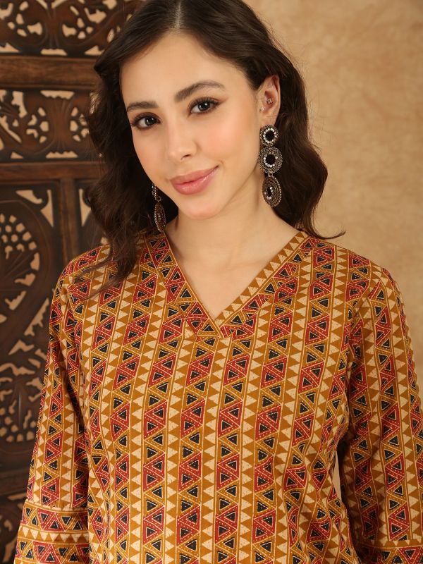 Globus Women Mustard V-Neck Geometric Print Straight Kurta with Pants Set