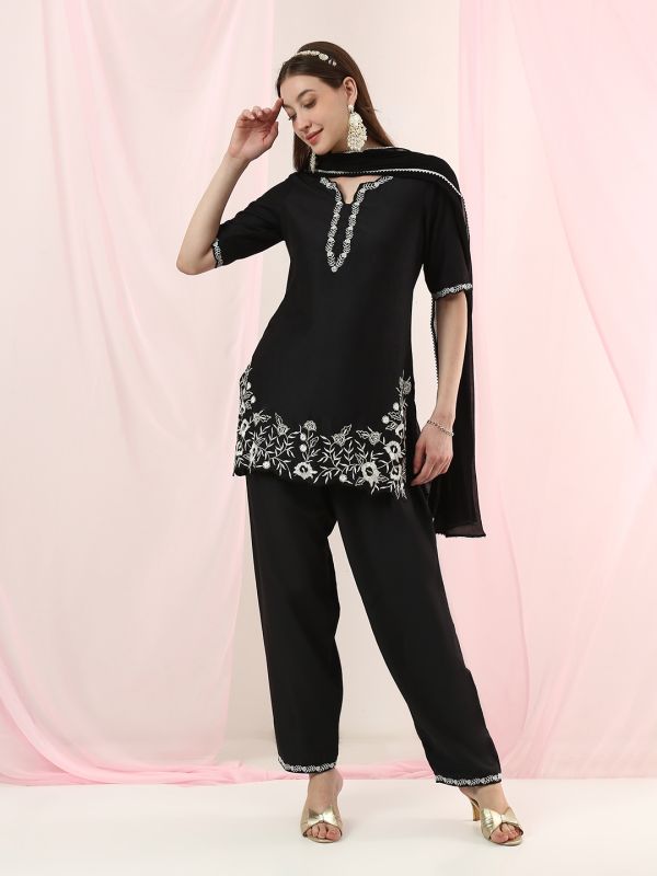 Globus Women Black Round Neck Floral Embroidered Scalloped Hem Kurti With Pants & Gotta Lace Dupatta Festive Set
