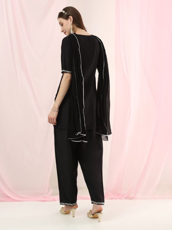Globus Women Black Round Neck Floral Embroidered Scalloped Hem Kurti With Pants & Gotta Lace Dupatta Festive Set