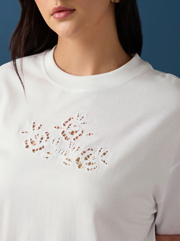 Globus Women White Round Neck Drop Shoulder Sleeves Cutwork Embroidery Detail Crop T-Shirt