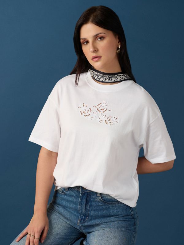 Globus Women White Round Neck Drop Shoulder Sleeves Cutwork Embroidery Detail Crop T-Shirt