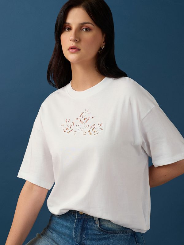 Globus Women White Round Neck Drop Shoulder Sleeves Cutwork Embroidery Detail Crop T-Shirt