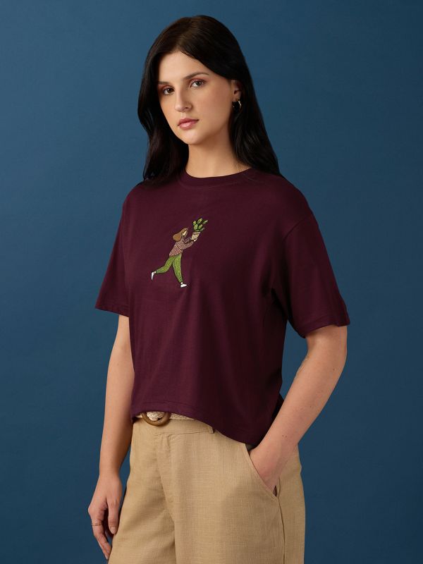 Globus Women Maroon Round Neck Drop Shoulder Sleeves Graphic Embroidered Crop T-Shirt