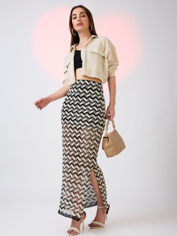 Globus Women Black & White Chevron Pattern Crochet Mid Rise Side Slit Pencil Maxi Skirt