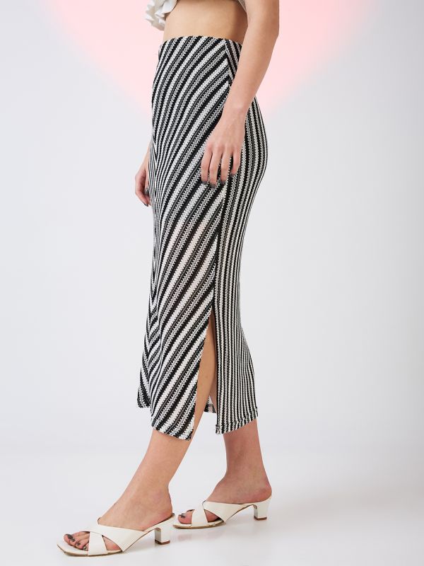 Globus Women Black & White Self Design Crochet Mid Rise Side Slit Midi Pencil Skirt
