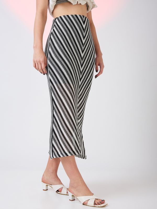 Globus Women Black & White Self Design Crochet Mid Rise Side Slit Midi Pencil Skirt