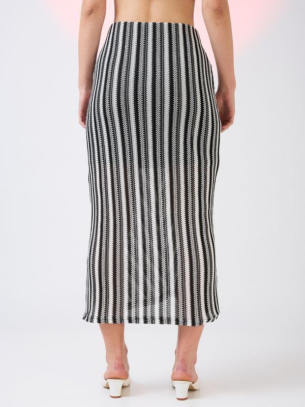 Globus Women Black & White Self Design Crochet Mid Rise Side Slit Midi Pencil Skirt
