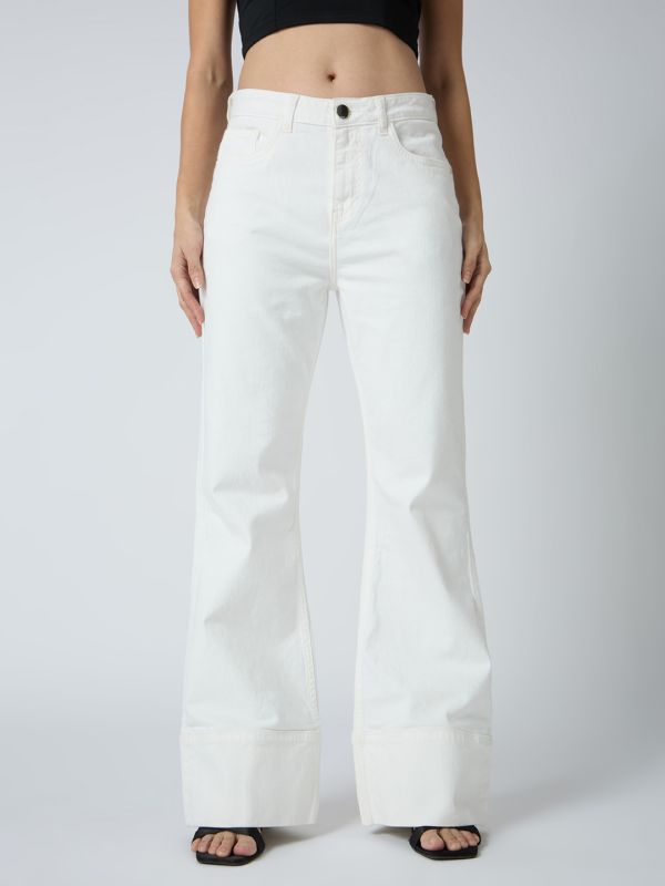 Globus Women White Cotton Stretch Solid Mid-Rise Wide Bottom Hem Bootcut Jeans
