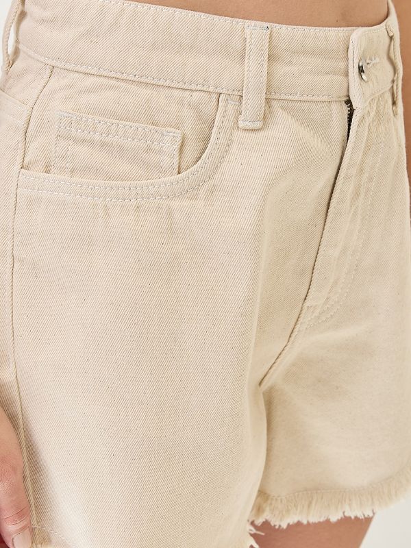 Globus Women Beige Slim Fit Mid-Rise Frayed Hem Denim Shorts