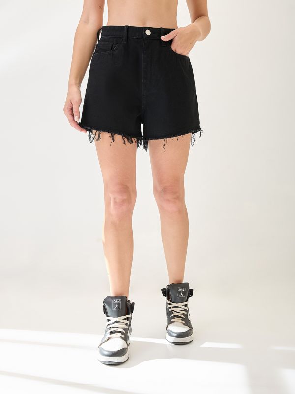 Globus Women Black Slim Fit Mid-Rise Frayed Hem Denim Shorts