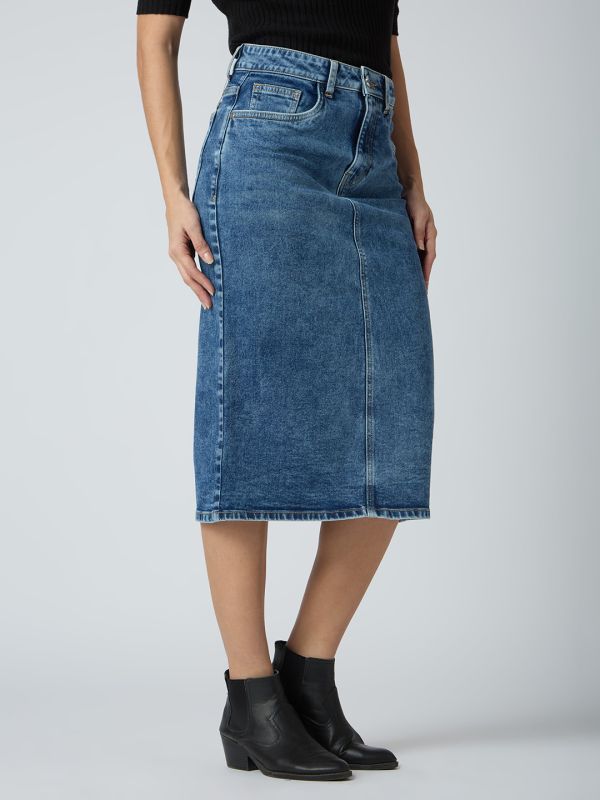 Globus Women Med Blue Stretchable Solid Mid-Rise Back Slit Midi Denim Pencil Skirt