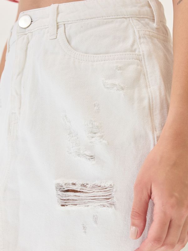 Globus Women White Mid Rise Distressed & Frayed Hem Mini Denim Skirt