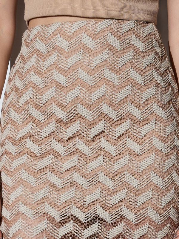 Globus Women Beige Chevron Pattern Crochet Mid Rise Side Slit Beach Pencil Midi Skirt