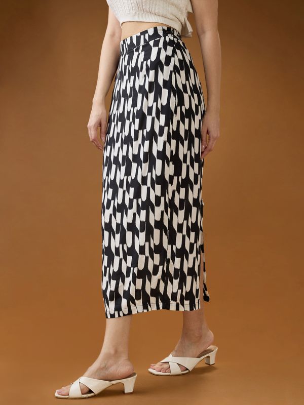 Globus Women Black & White Abstract Mid-Rise Back Slit Straight Midi Skirt