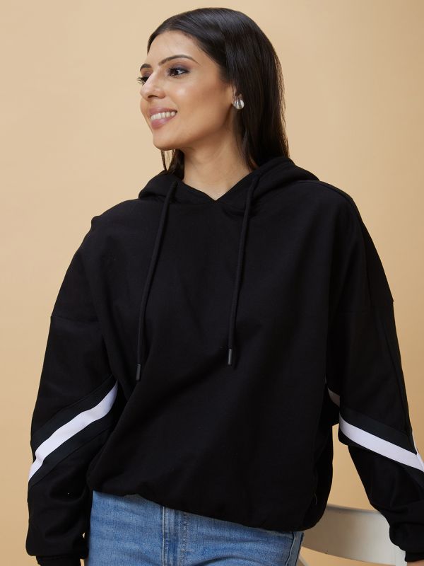 Globus Women Black Casual Hooded Drop Shoulder Full Sleeve Sweatshirt