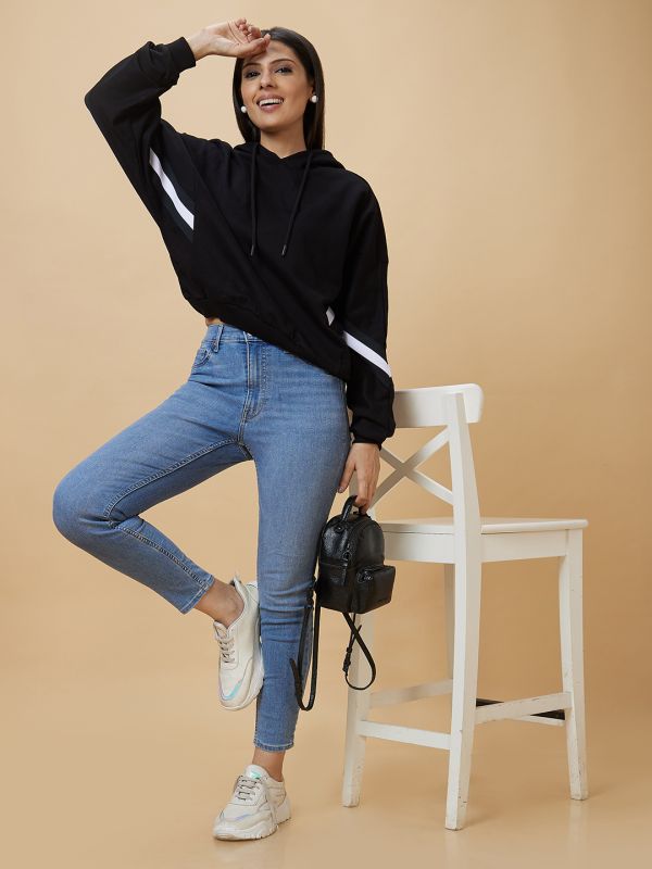 Globus Women Black Casual Hooded Drop Shoulder Full Sleeve Sweatshirt
