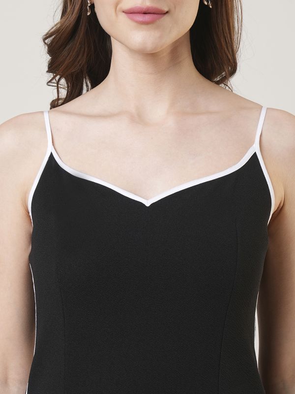Globus Women Black Sweetheart Neck Adjustable Strappy Shoulder Stretchable Top