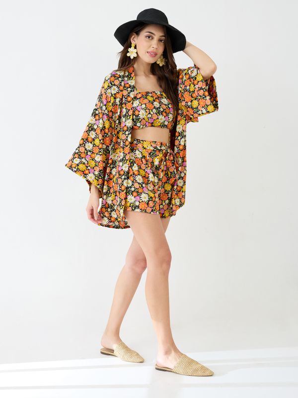 Globus Women Multi Square Neck Strappy Shoulder Floral Print Crop Top With Shorts & Kimono Sleeves Shrug Co-Ord Set