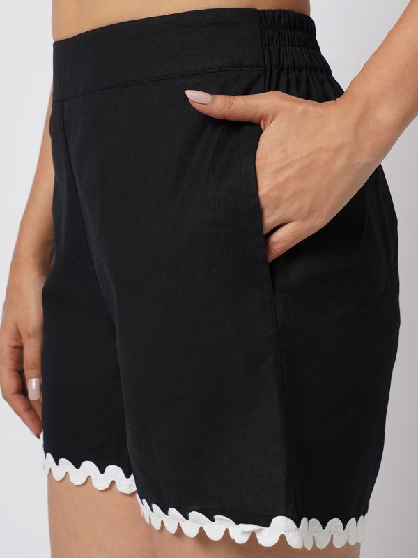 Globus Women Black Collared Neck Lace Detailing Oversized Shirt With Shorts Co-Ords Set