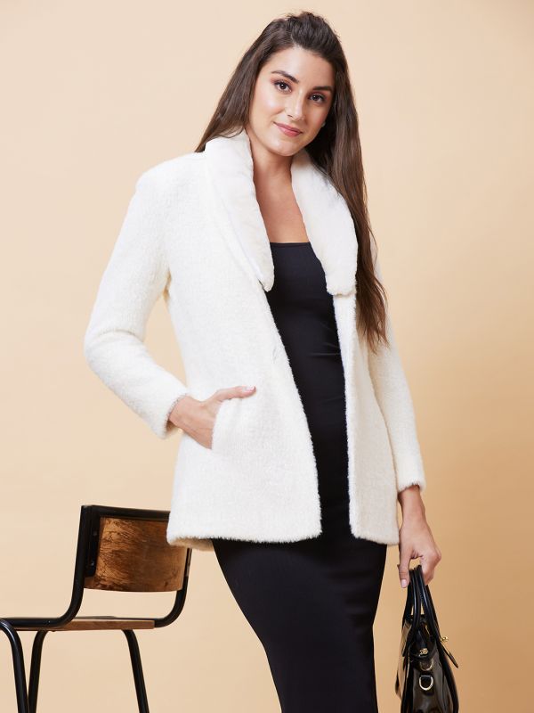 Globus Women Off-White Solid Faux Fur Shawl Collar Winter Overcoat