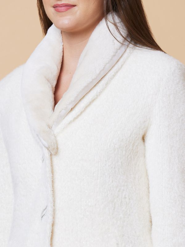 Globus Women Off-White Solid Faux Fur Shawl Collar Winter Overcoat