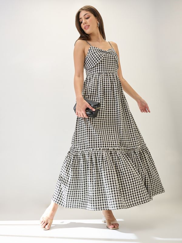 Globus Women Black & White Checkered Strappy Sleeves Sweetheart Neck Bow Detail Tiered Fit & Flare Maxi Dress
